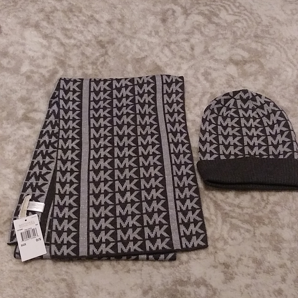 MICHAEL KORS DERBY GREY SCARF&BEANIE! NWT